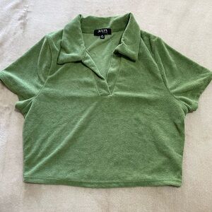 Green cropped polo